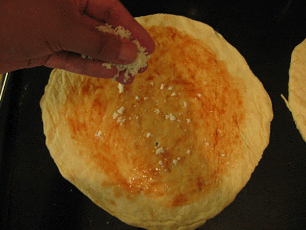 مراحل تهیه پیتزا مخلوط بدون گوشت