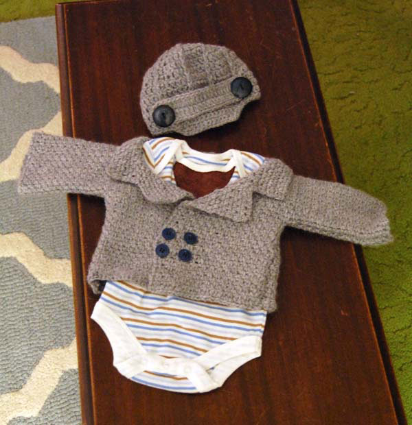انواع مدل‌های لباس بافتنی نوزاد پسر - ست ژاکت و کلاه نوزادی