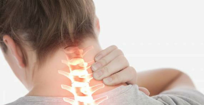 علت دردهای گردنی، فشار وارده بر عضلات گردن است.