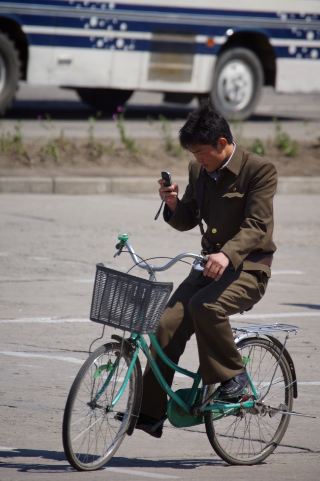 9 18 - کارها و وسایلی که در کره شمالی ممنوع است
