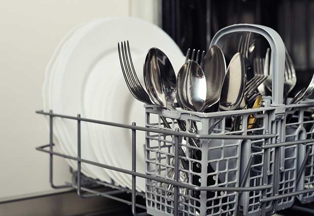 ظرف هایی که نباید در ماشین ظرفشویی شسته شود