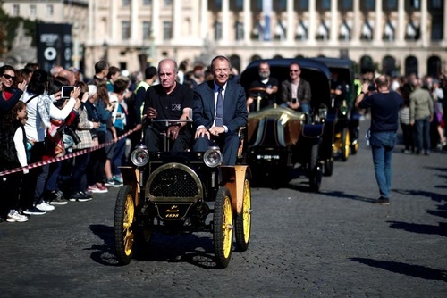 تصاویری از کمیاب‌ترین خودروهای کلاسیک دنیا در پاریس