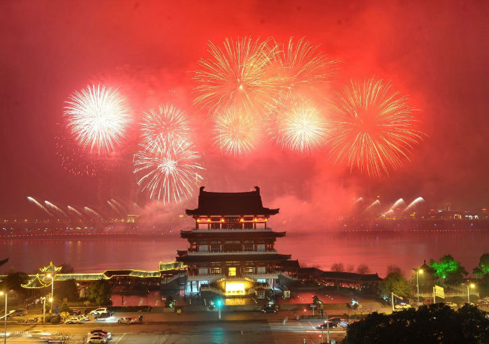 china new year 3 w700 1 - طالع بینی چینی برای سال جدید (سال خوک)