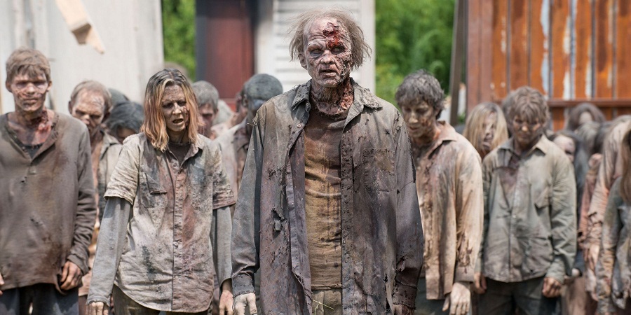 The Walking Dead zombie group shot - زامبی ها یا همان مردگان متحرک واقعا وجود دارند