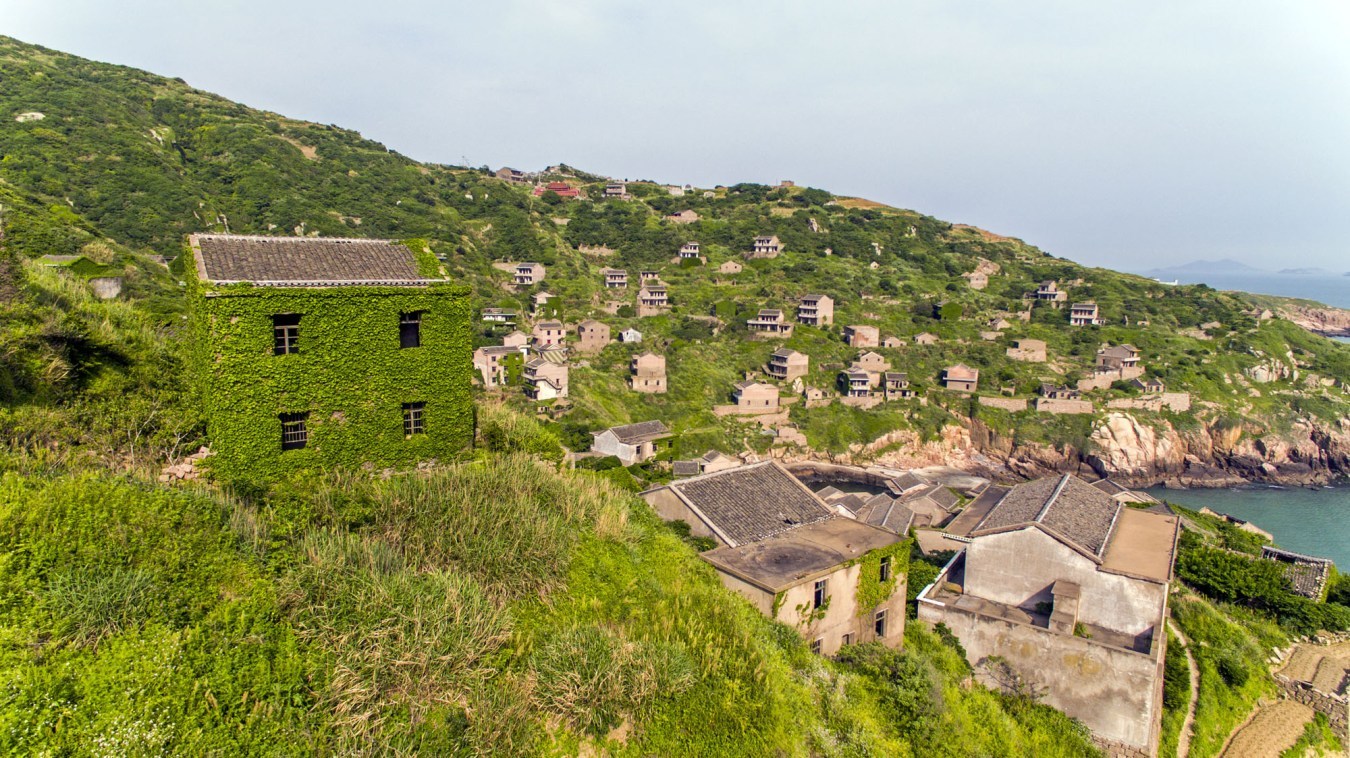 abandon 6 - روستای متروکه و زیبا در جزیره چینی شنگشان