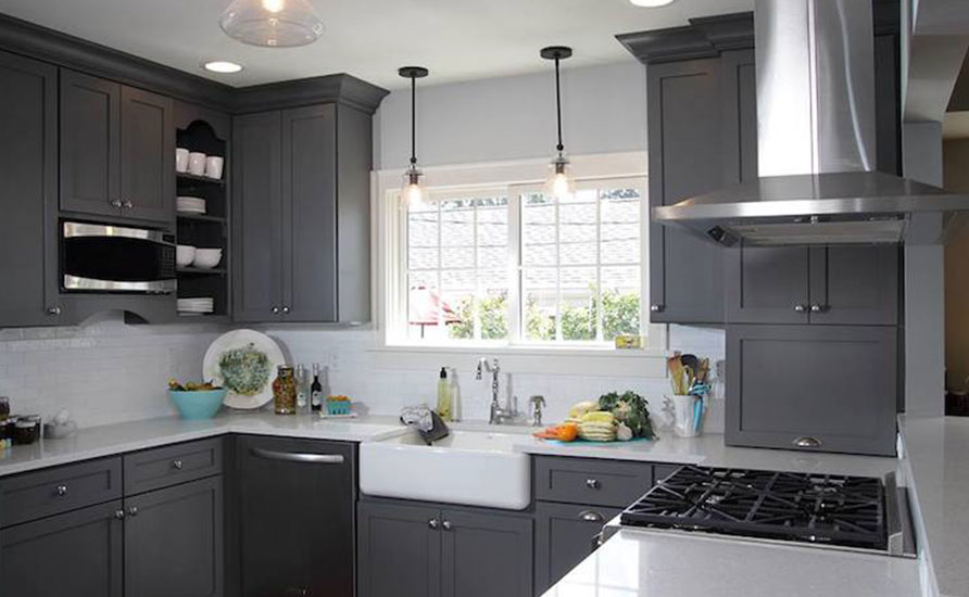 5 توصیه مهم برای چیدمان دکوراسیون آشپزخانه ای با وسایلی به رنگ مشکی