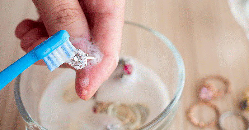 12 روش سفید کردن انگشتر نقره اکسید و سیاه شده در خانه