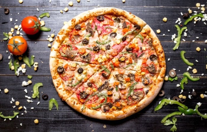 طرز تهیه “پیتزا مخلوط” خانگی و خوشمزه 
