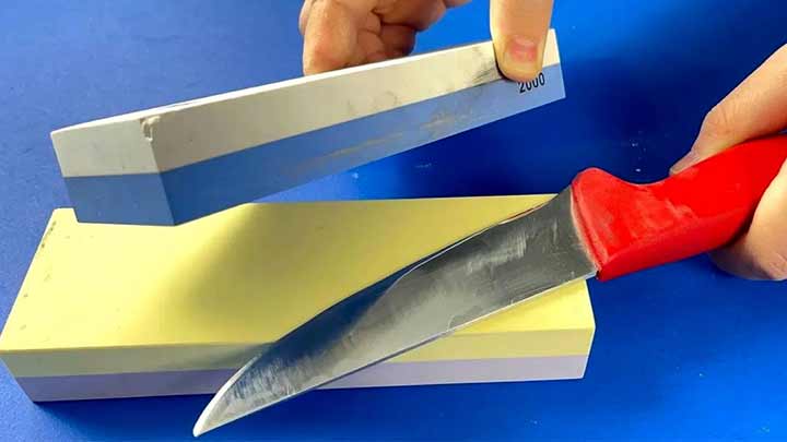 معرفی ۱۰ تکنیک‌ ساده برای تیز کردن چاقو در خانه